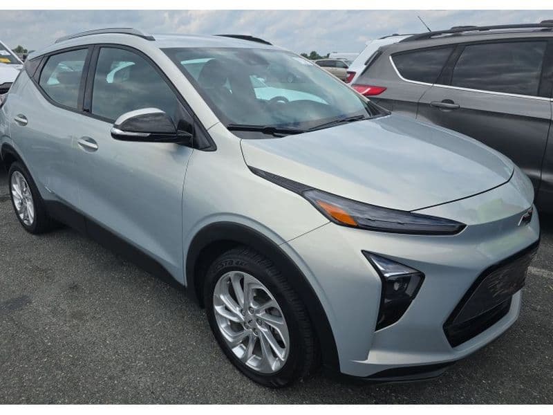 2023 Chevrolet Bolt EUV view 2