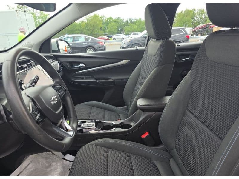 2023 Chevrolet Bolt EUV view 5