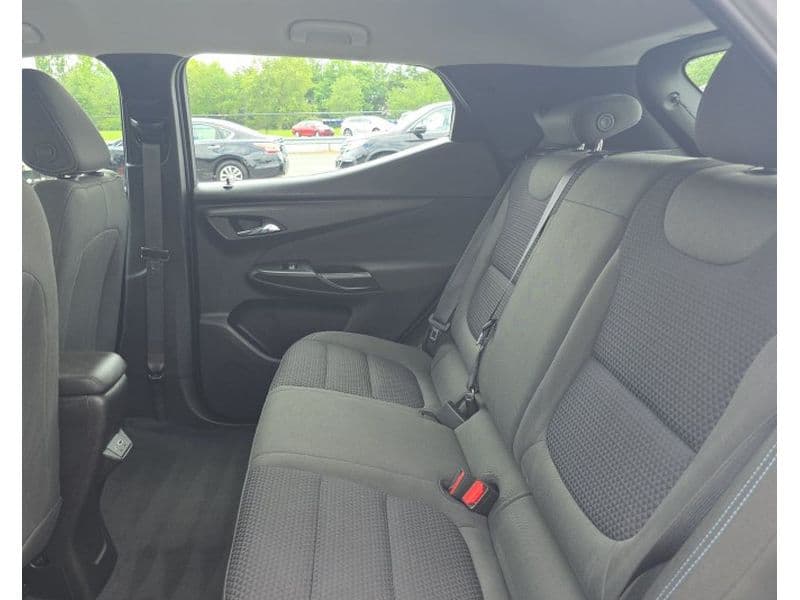2023 Chevrolet Bolt EUV view 6
