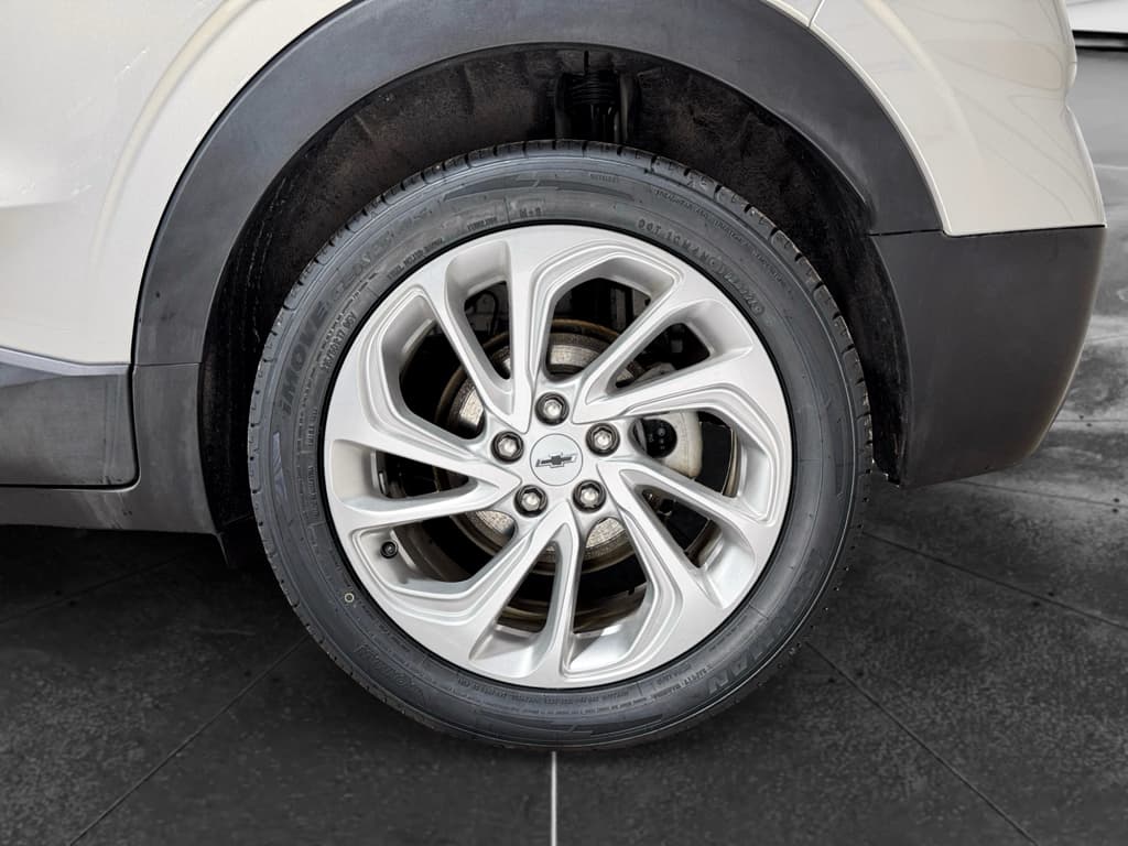 2023 Chevrolet Bolt EUV view 30
