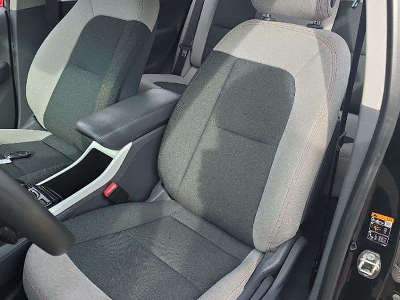 2017 Chevrolet Bolt EV view 5