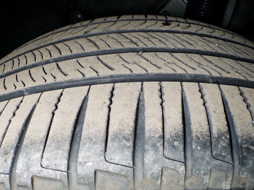 2023 Tesla Model Y view 35