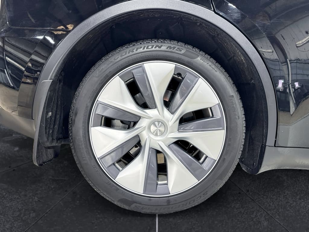 2023 Tesla Model Y view 36