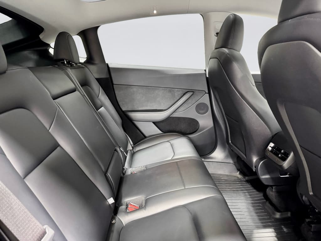 2023 Tesla Model Y view 21