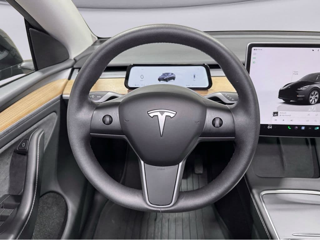2023 Tesla Model Y view 7
