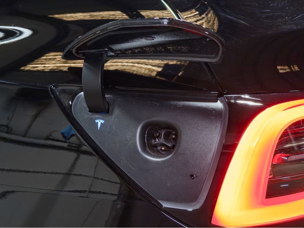 2023 Tesla Model Y view 5