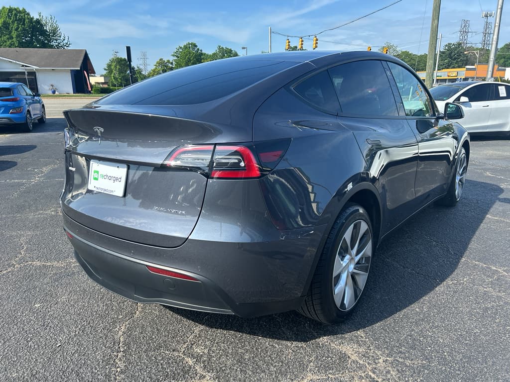 2021 Tesla Model Y view 3