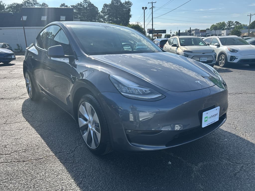 2021 Tesla Model Y view 4