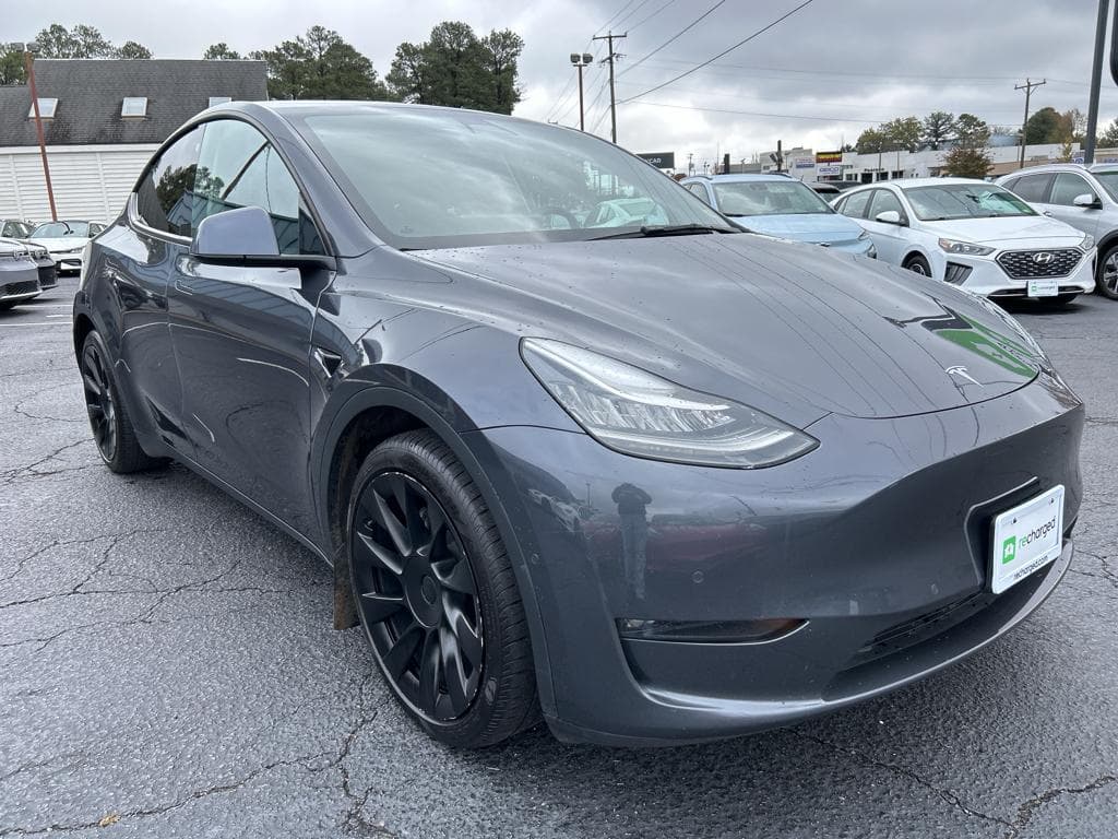 2021 Tesla Model Y view 4