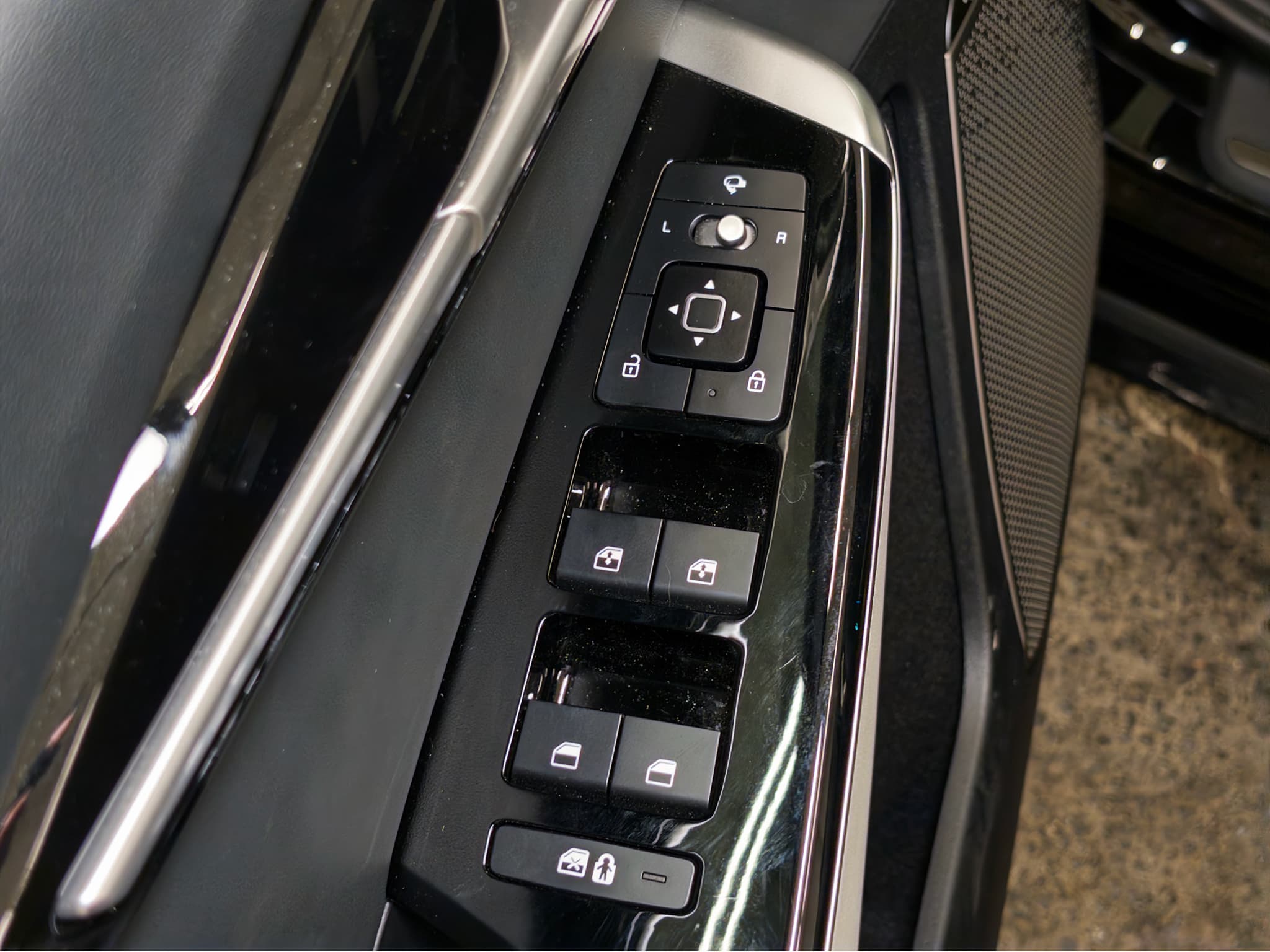 2024 Kia EV6 view 7
