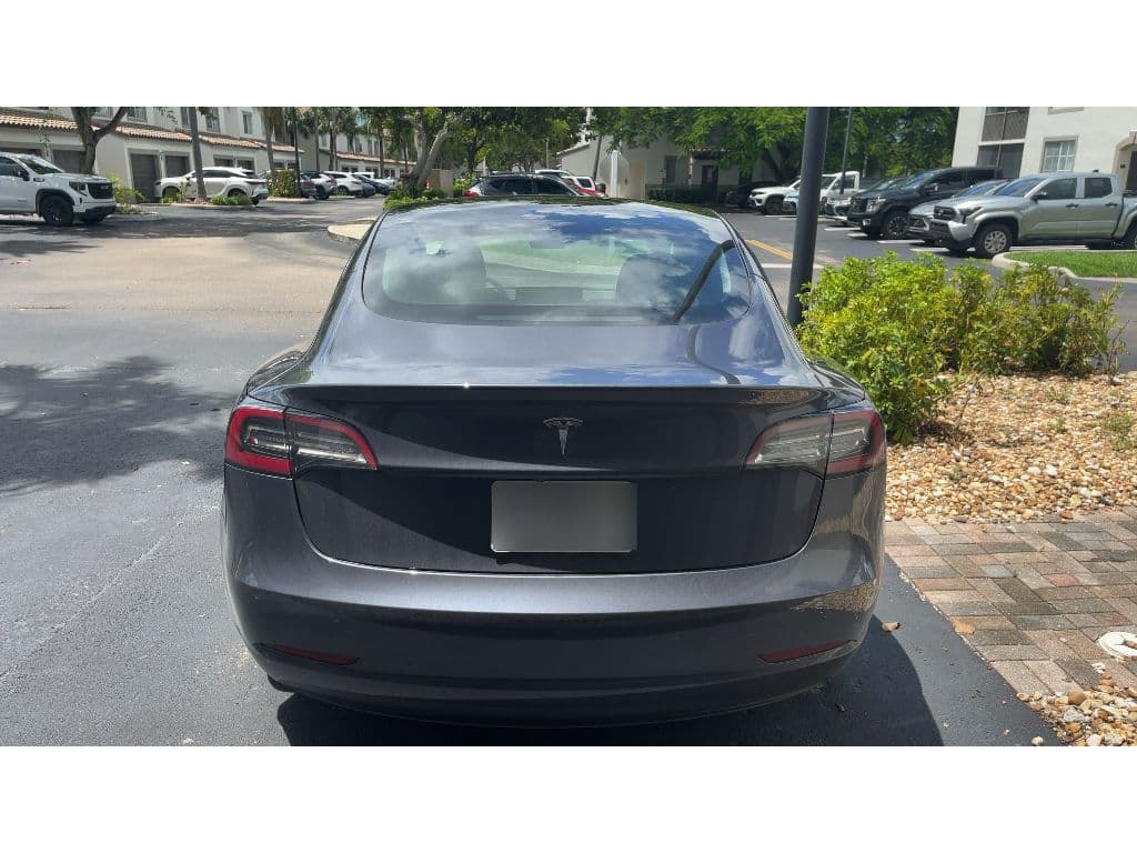 2022 Tesla Model 3 view 4