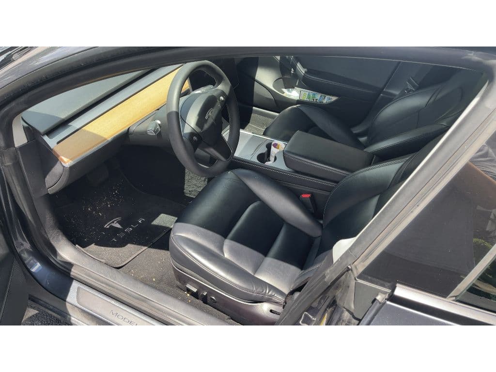 2022 Tesla Model 3 view 5
