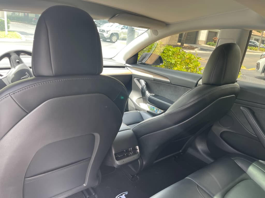 2022 Tesla Model 3 view 9