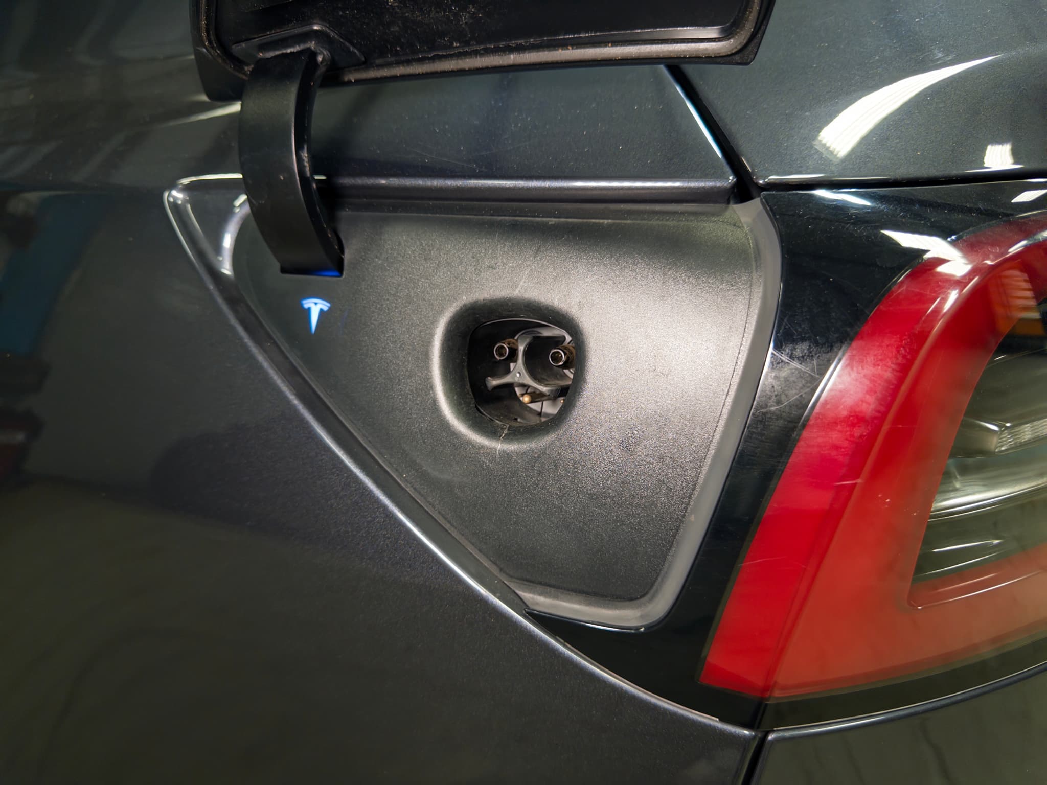 2022 Tesla Model 3 view 5