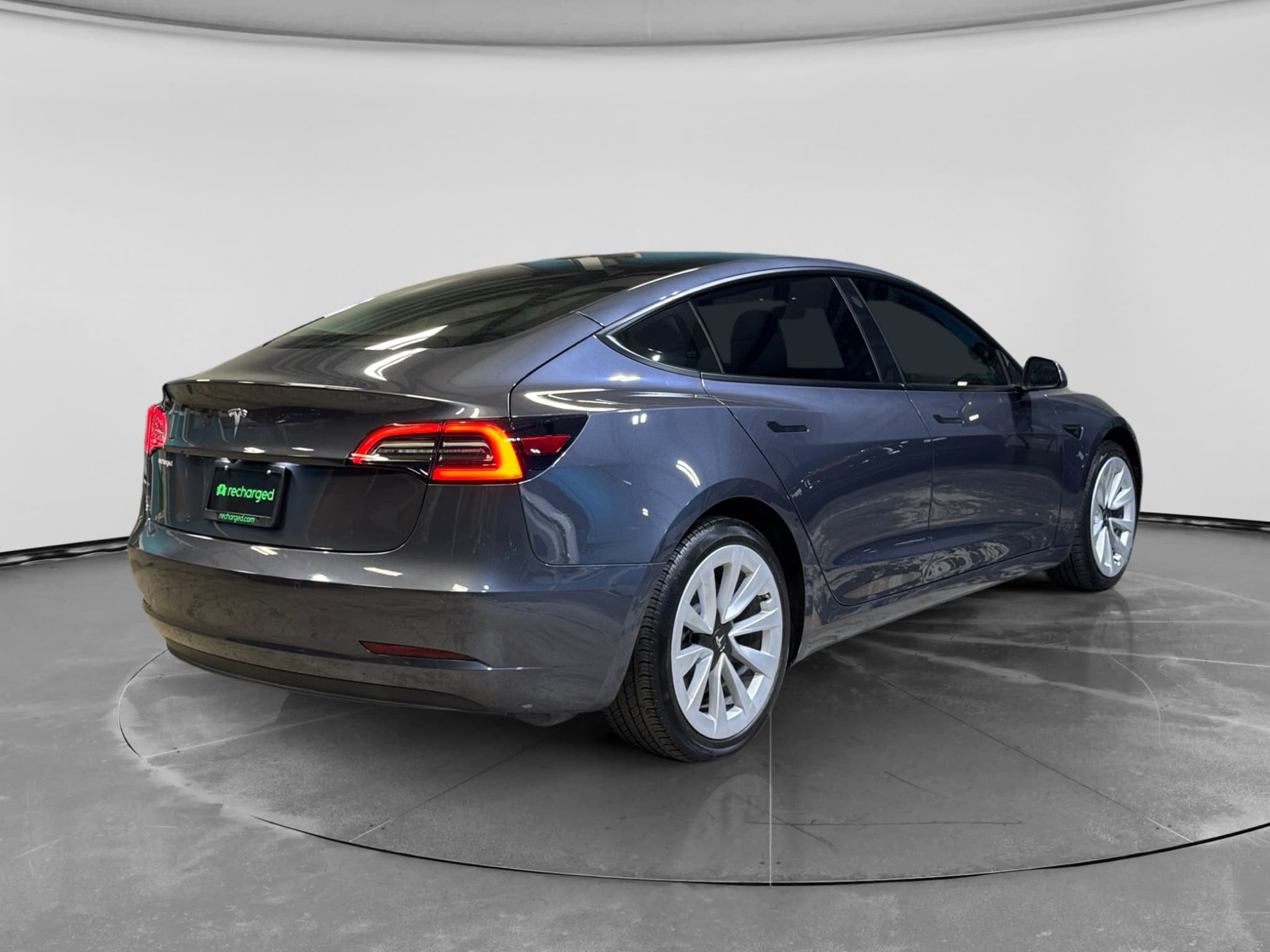 2022 Tesla Model 3 view 3