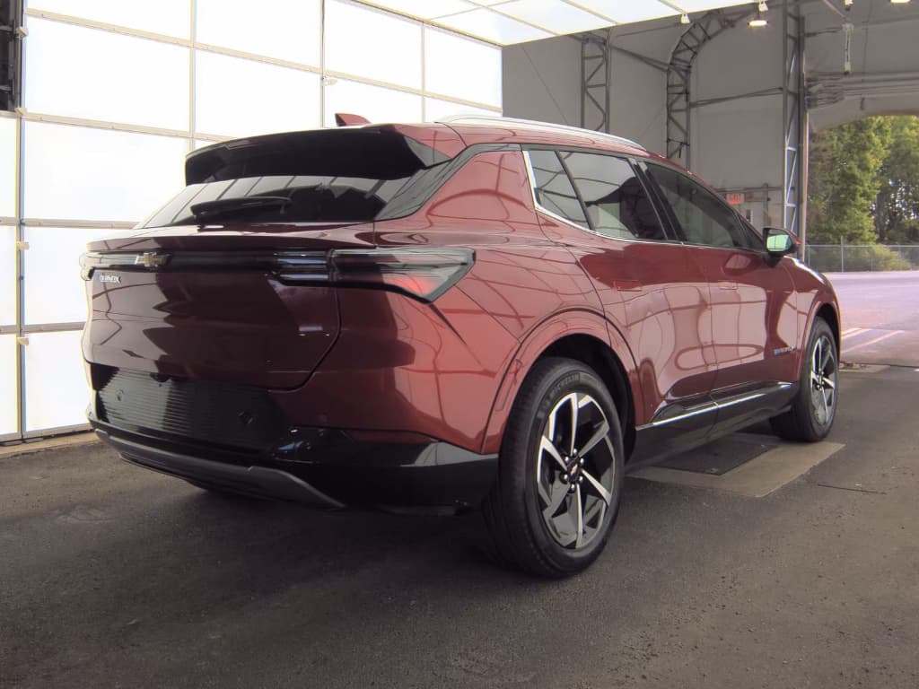 2025 Chevrolet Equinox EV view 3