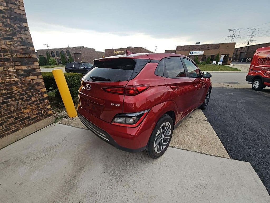 2023 Hyundai Kona EV view 3