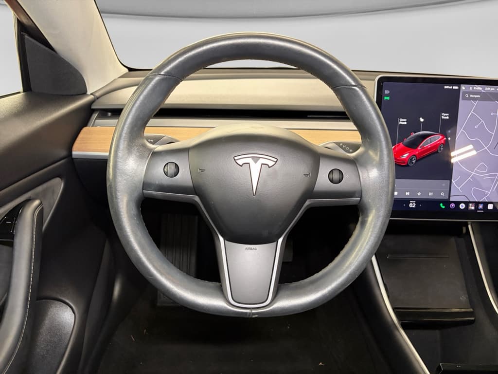 2019 Tesla Model 3 view 8