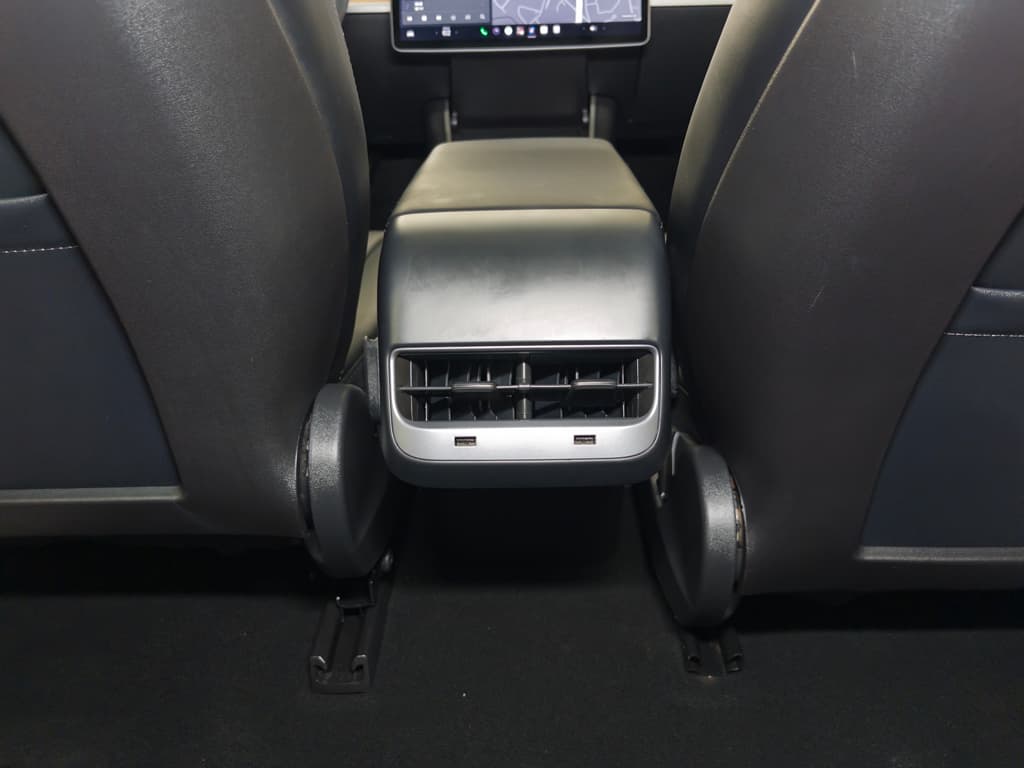 2019 Tesla Model 3 view 20