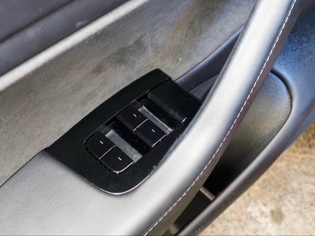 2019 Tesla Model 3 view 7