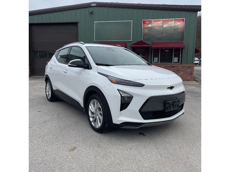 2023 Chevrolet Bolt EUV view 2