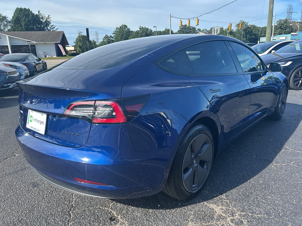 2022 Tesla Model 3 view 3