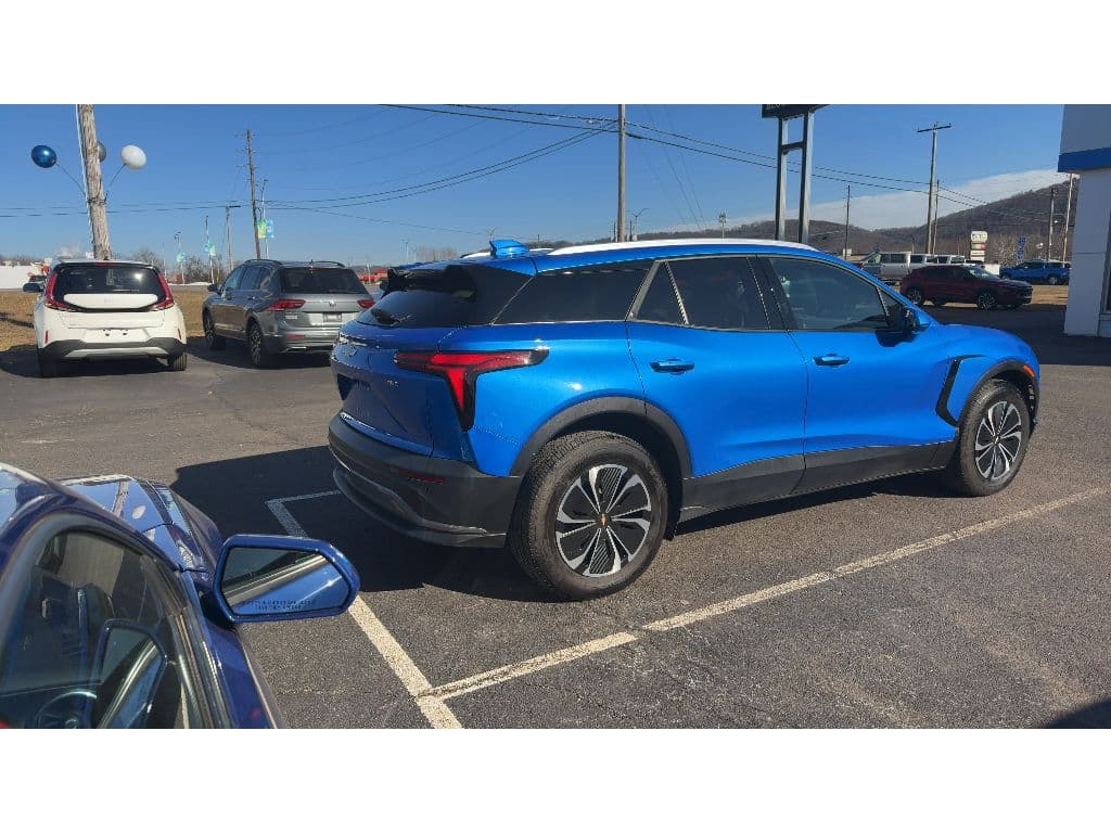 2024 Chevrolet Blazer EV view 3