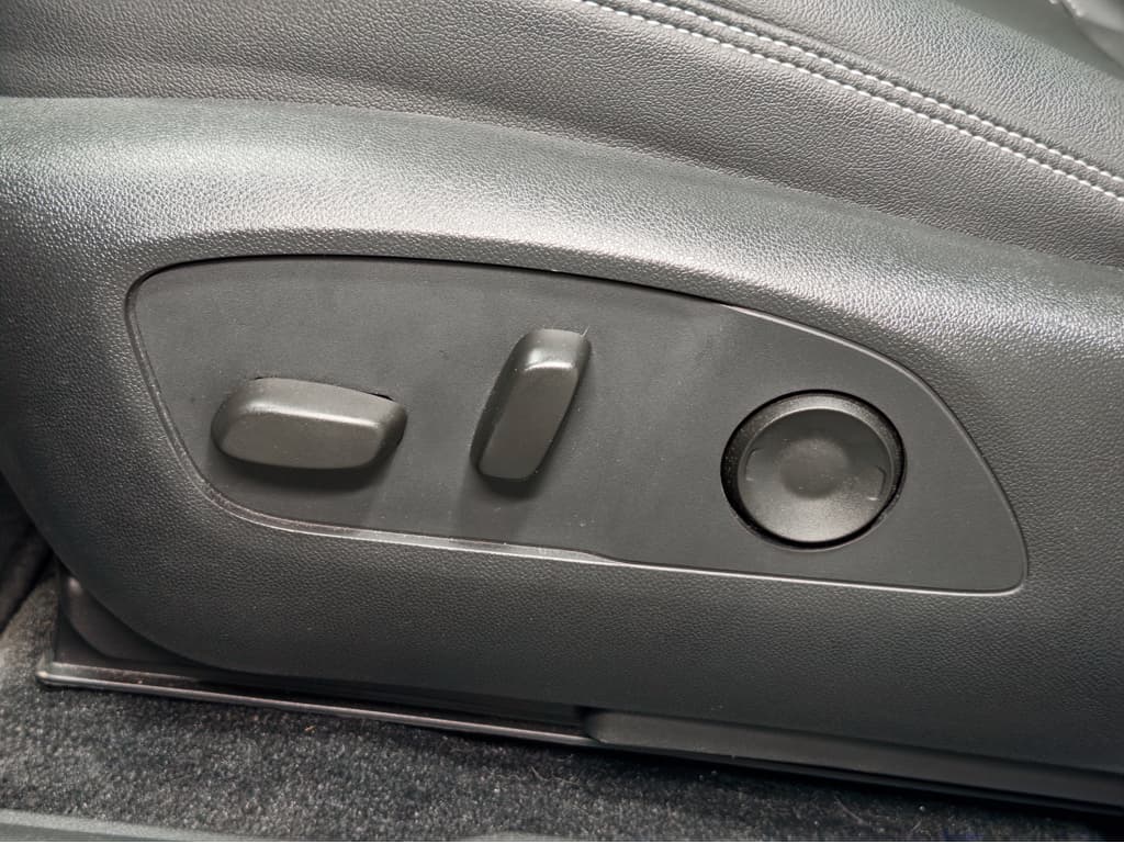 2024 Chevrolet Blazer EV view 7