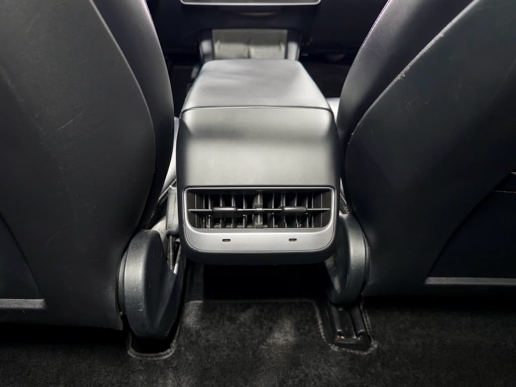 2019 Tesla Model 3 view 18