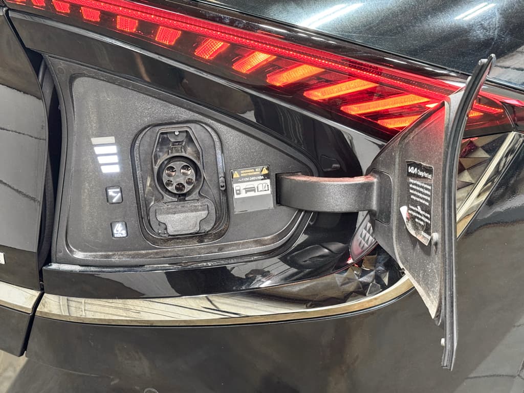 2024 Kia EV6 view 5