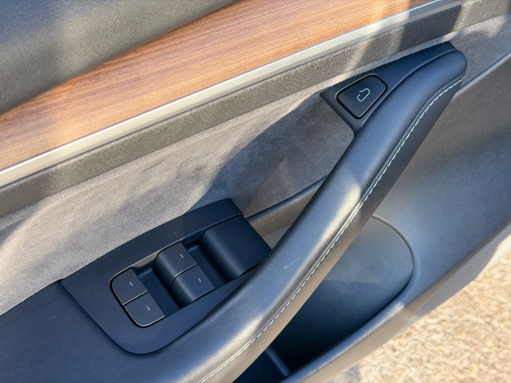 2022 Tesla Model 3 view 7