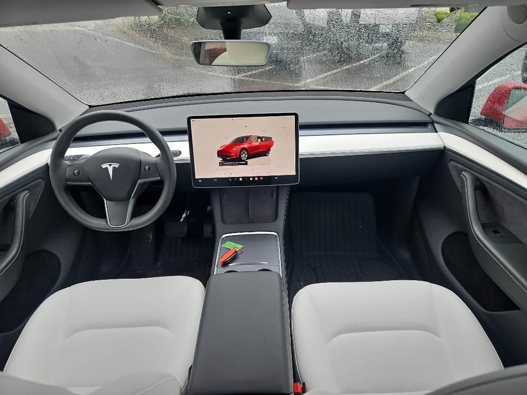 2023 Tesla Model Y view 7