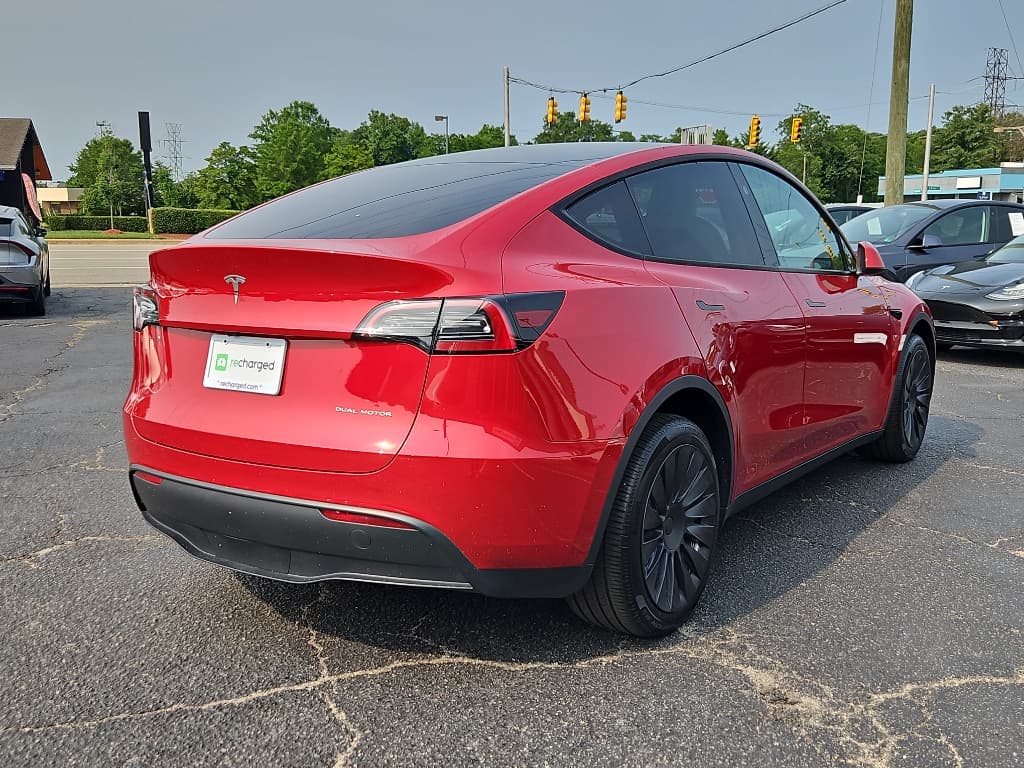 2023 Tesla Model Y view 3