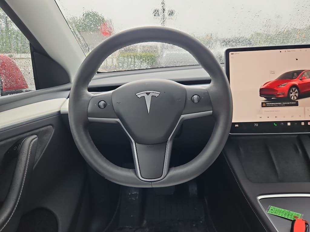 2023 Tesla Model Y view 8