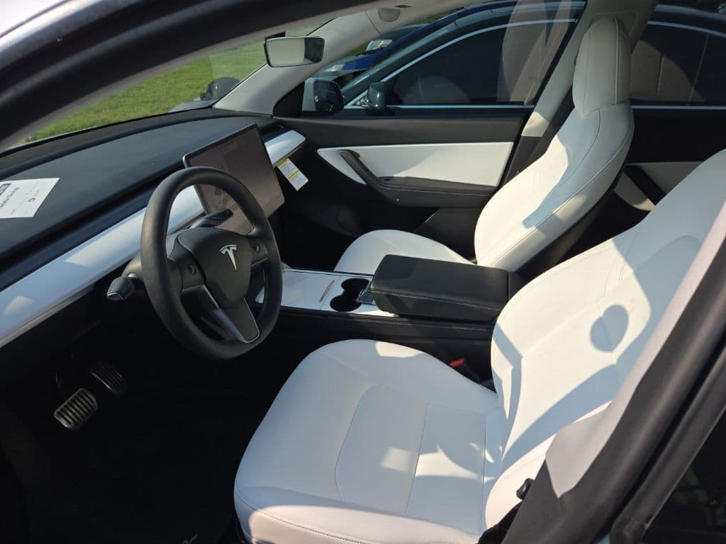 2021 Tesla Model Y view 7