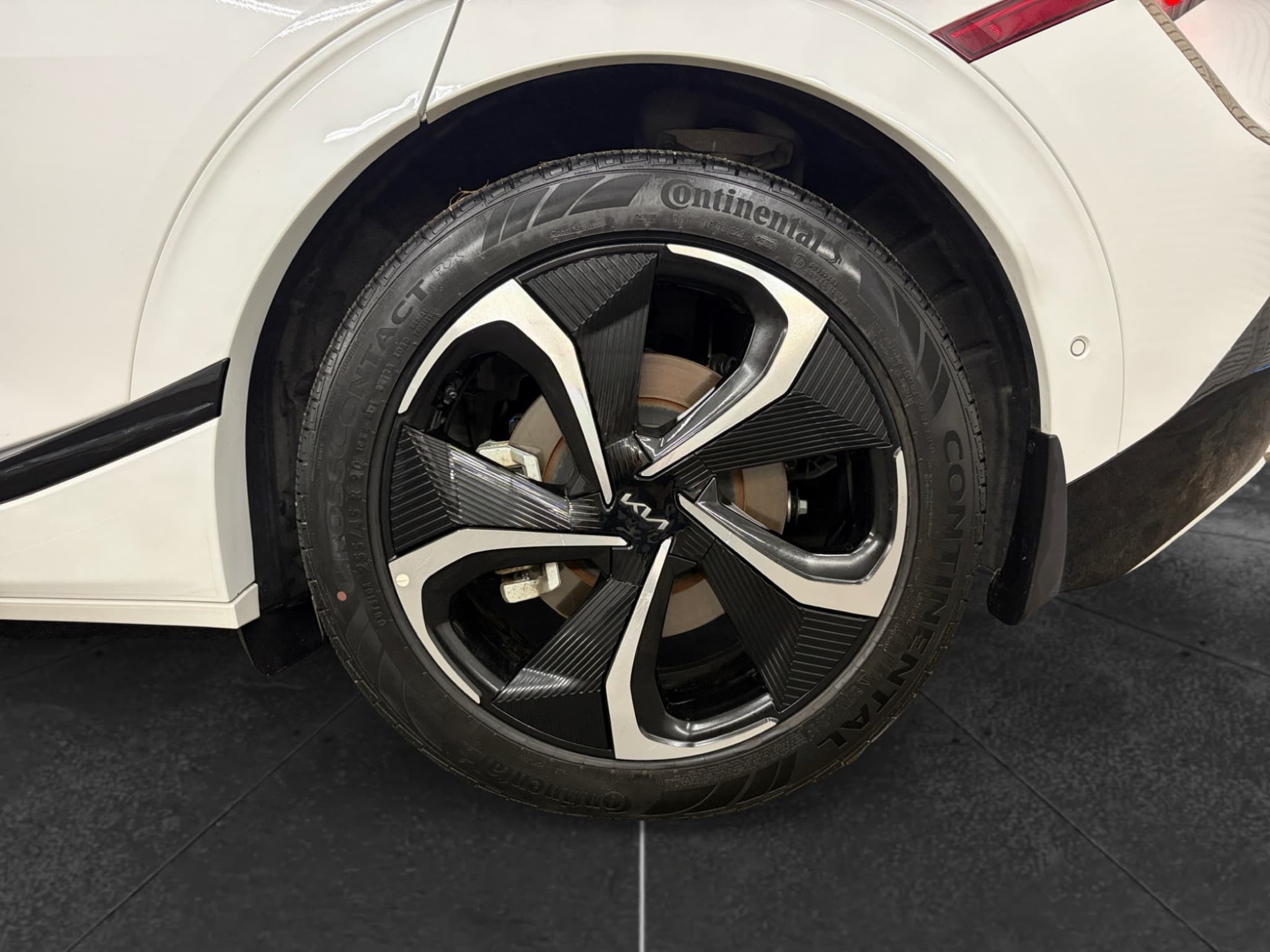 2024 Kia EV6 view 36