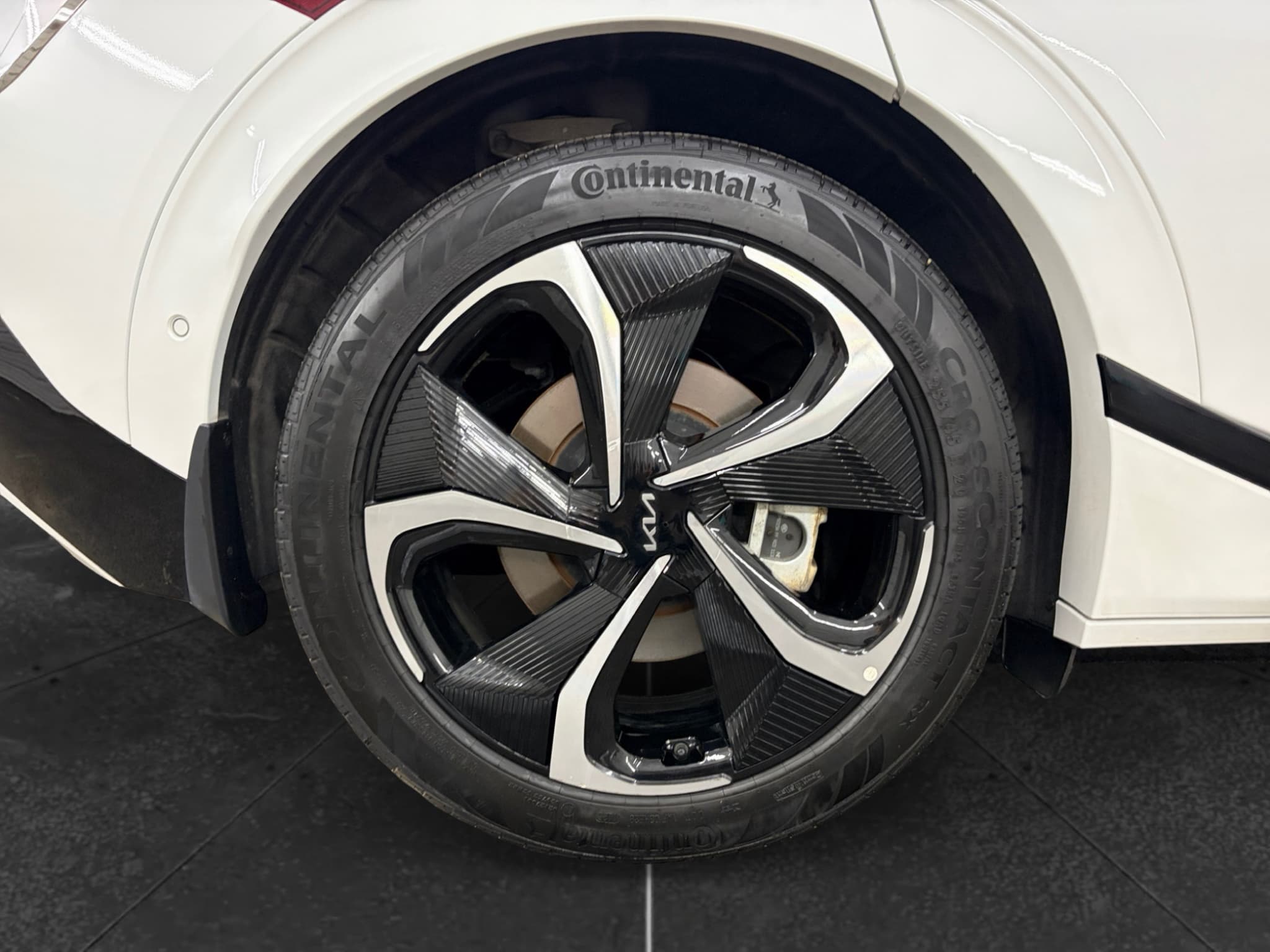 2024 Kia EV6 view 31