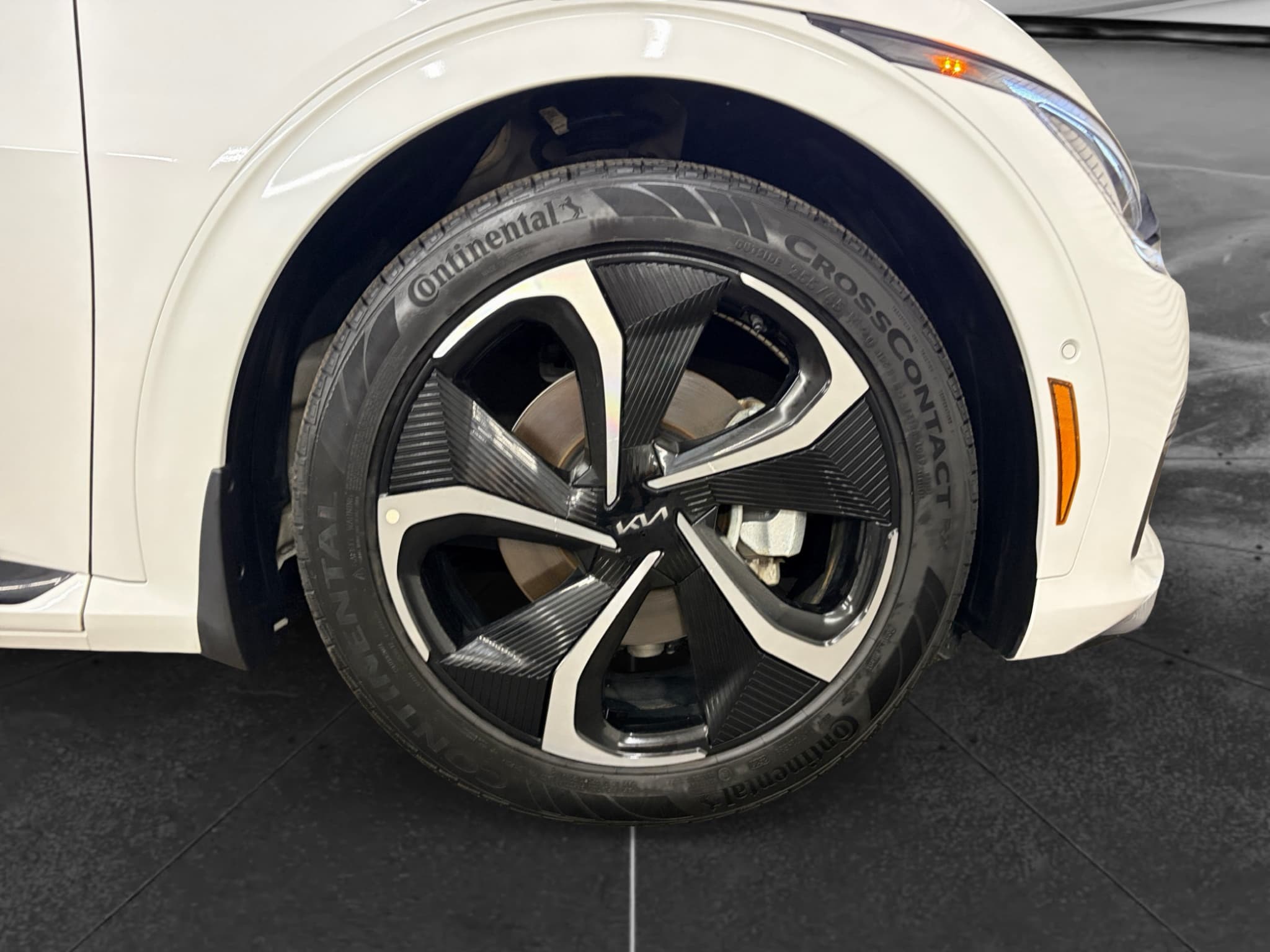 2024 Kia EV6 view 29