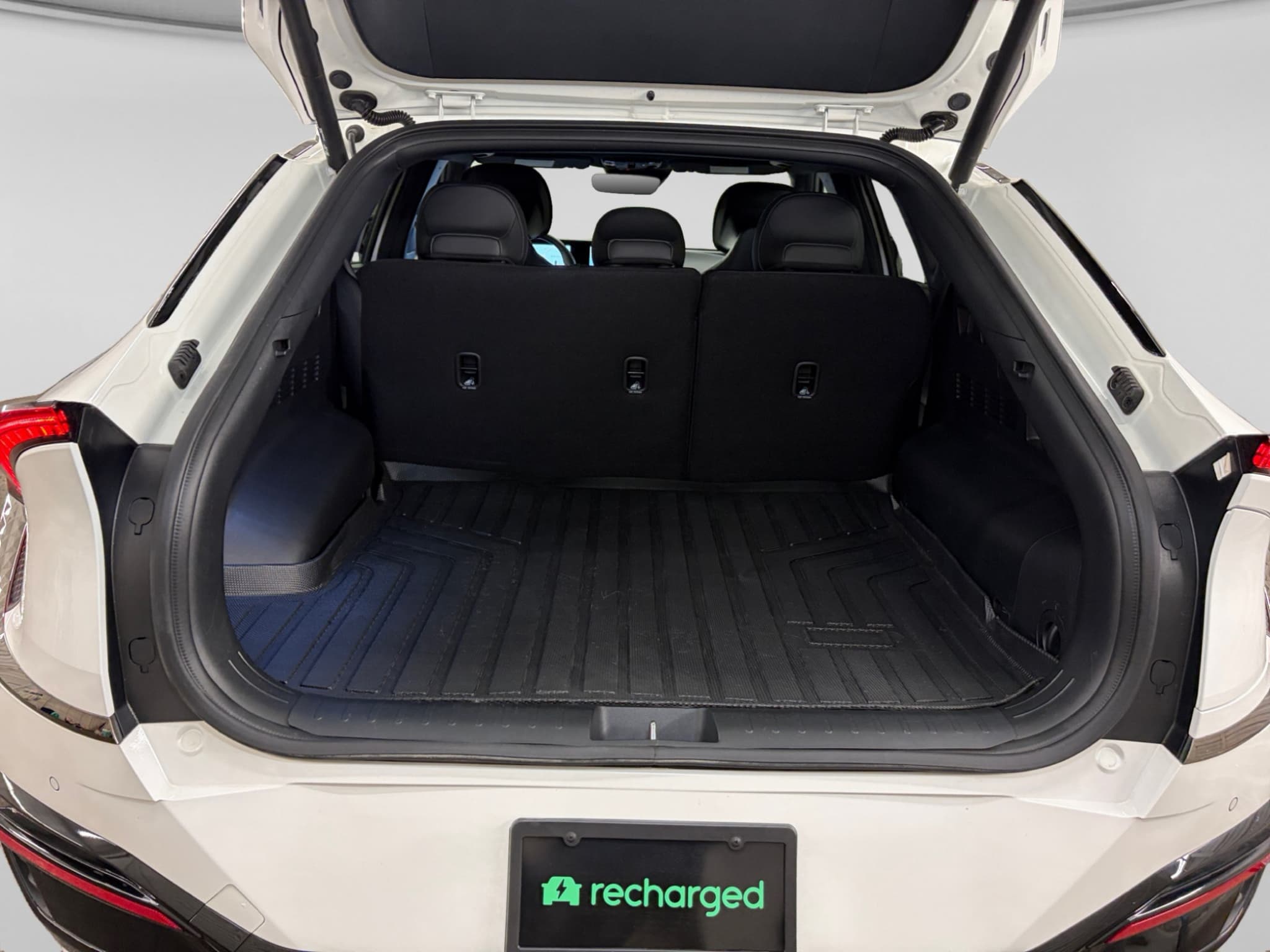 2024 Kia EV6 view 24