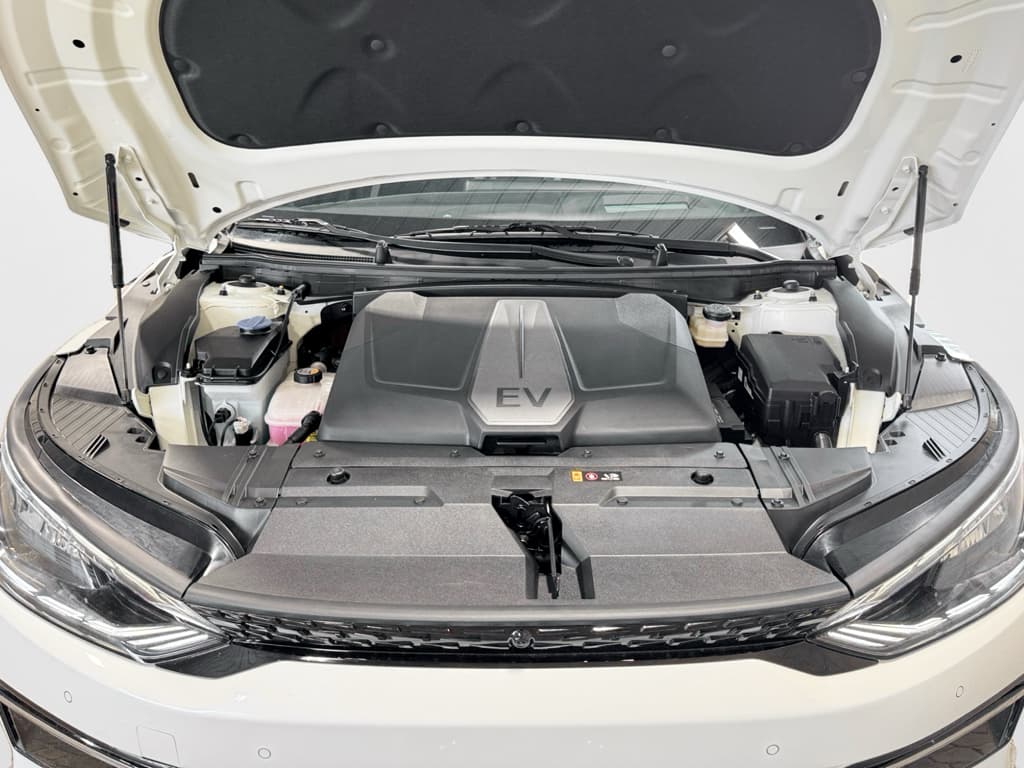 2024 Kia EV6 view 24