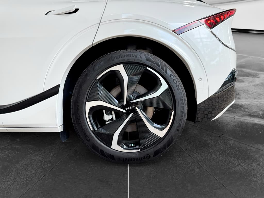 2024 Kia EV6 view 32