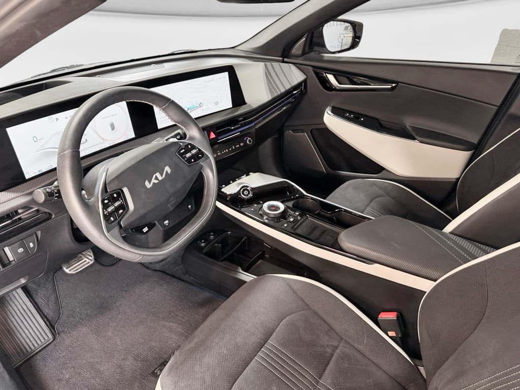 2024 Kia EV6 view 18