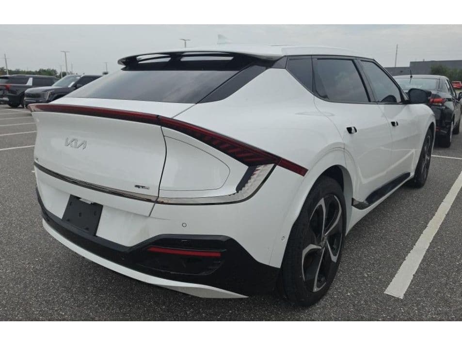 2024 Kia EV6 view 3