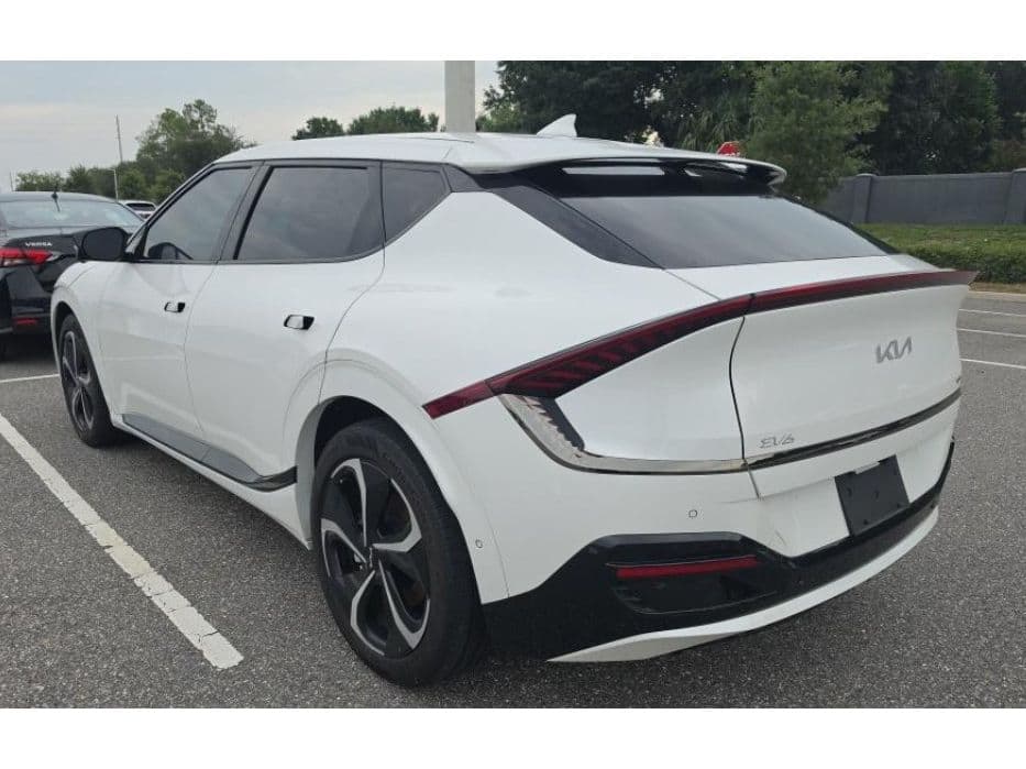 2024 Kia EV6 view 4