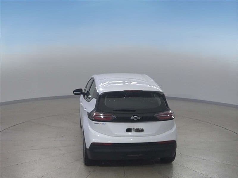2023 Chevrolet Bolt EV view 4