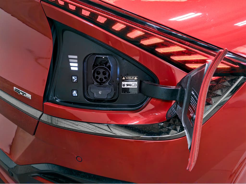 2024 Kia EV6 view 5