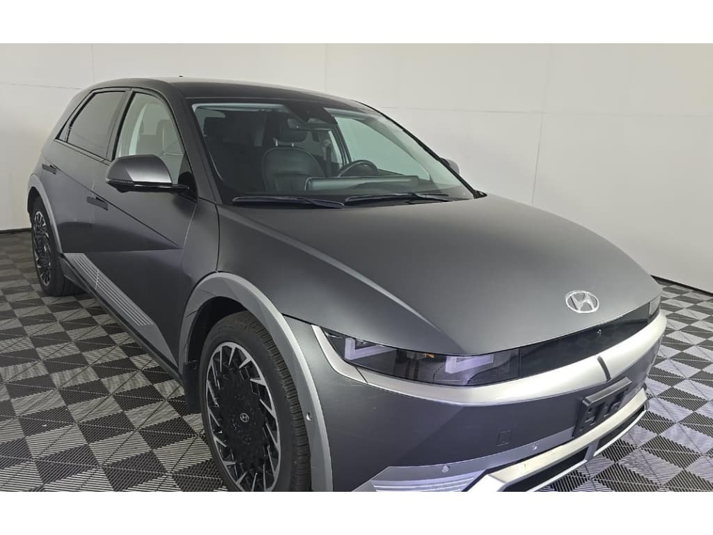 2023 Hyundai IONIQ 5 view 2