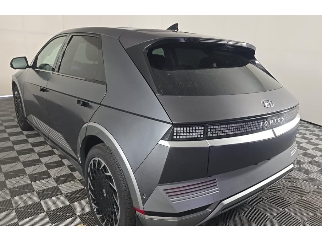 2023 Hyundai IONIQ 5 view 4