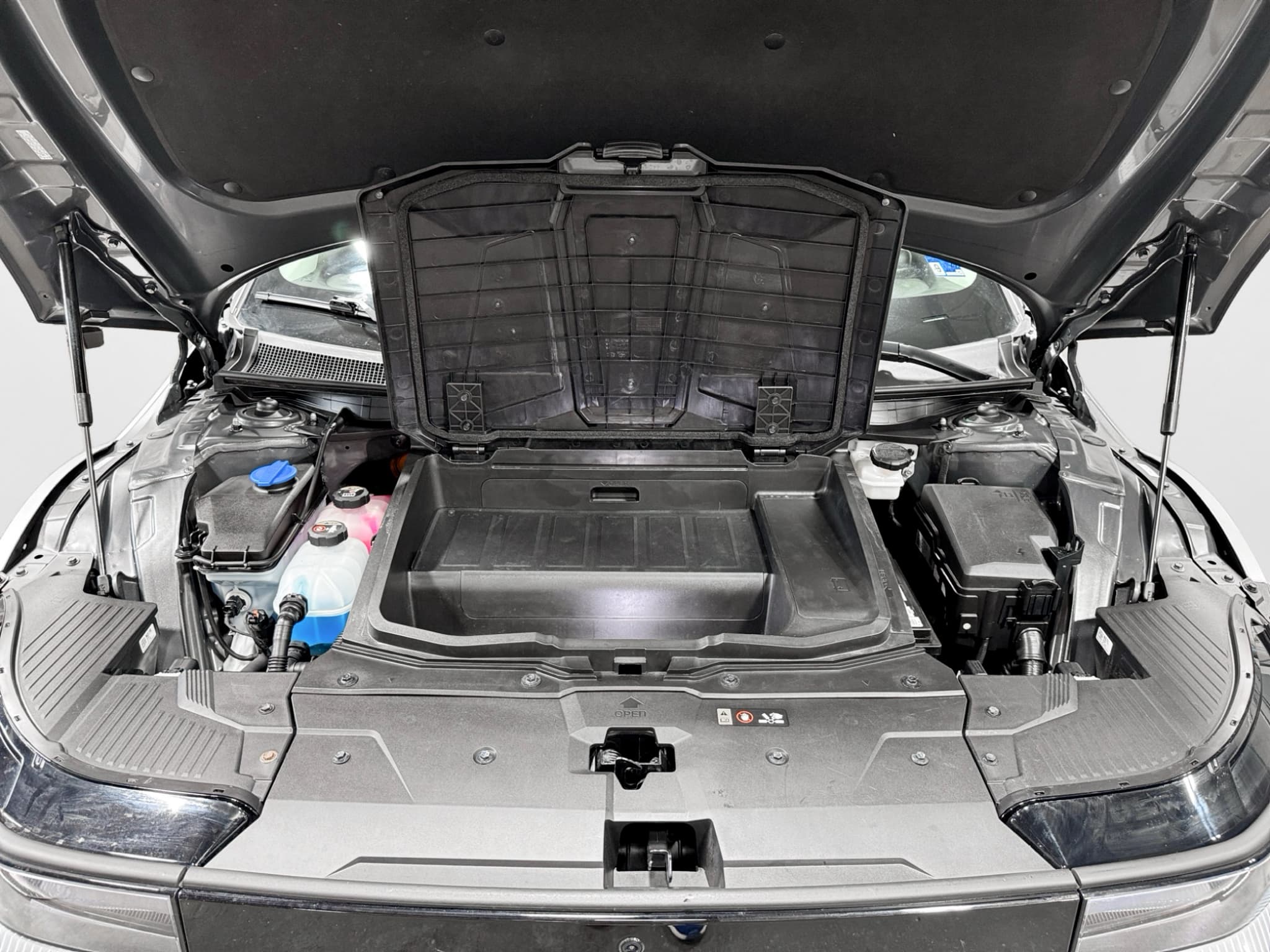 2023 Hyundai IONIQ 5 view 24