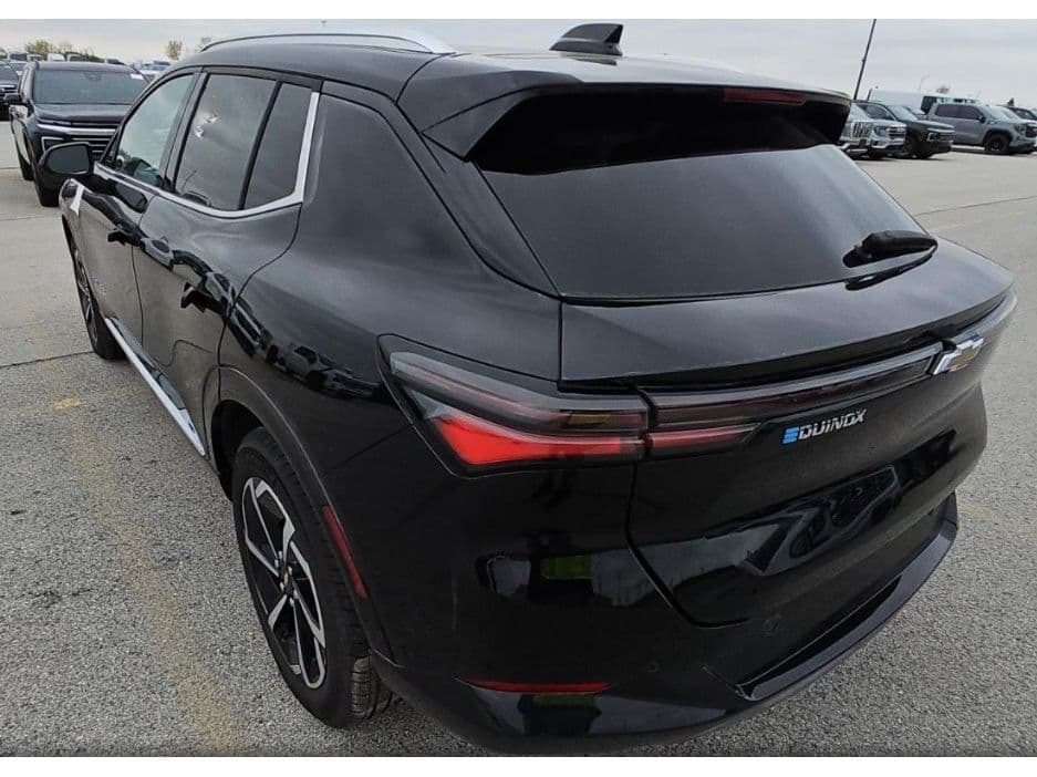 2025 Chevrolet Equinox EV view 4
